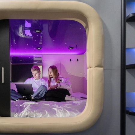 Capsule Hotel Constellation 91 Lviv Extérieur photo