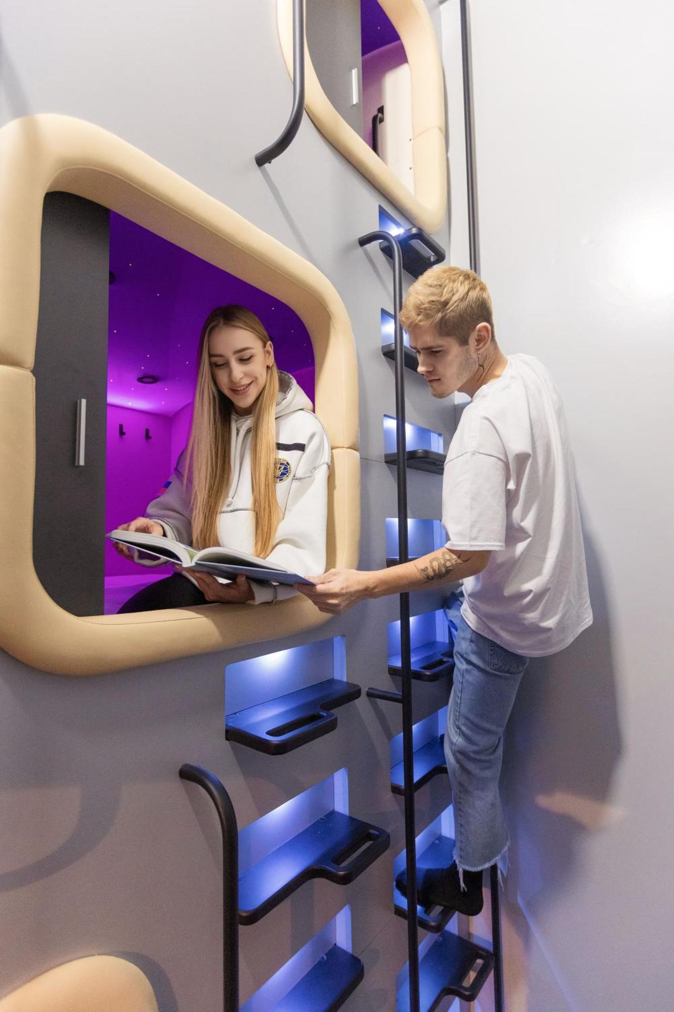 Capsule Hotel Constellation 91 Lviv Extérieur photo
